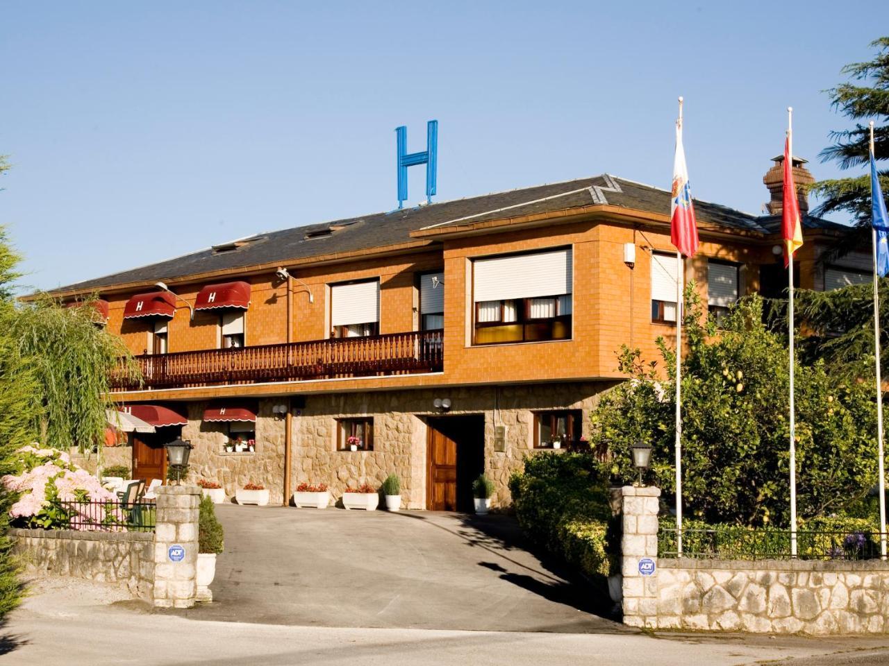 Hosteria Los Sauces Maoño Exterior foto